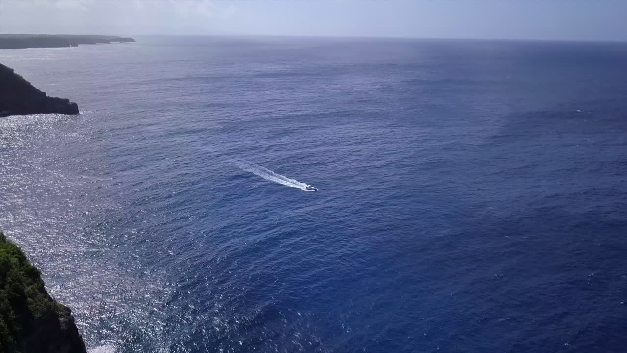 aéreo, acercándose a lancha motora
