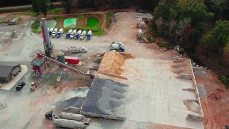 vista panorámica aérea de un sitio de hormigón de mezcla lista