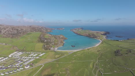 Impresionante-Toma-Con-Drones-En-4k-De-La-Playa-De-La-Bahía-De-Killane---Co