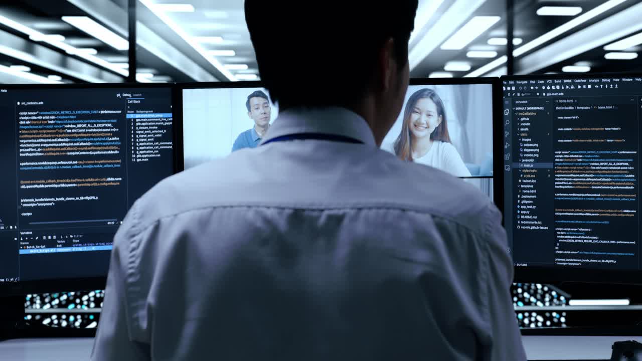 en persona en videoconferencia