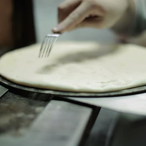 hornear pizza en el horno
