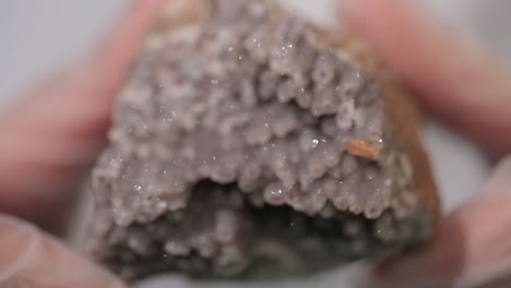 primer plano de una muestra mineral