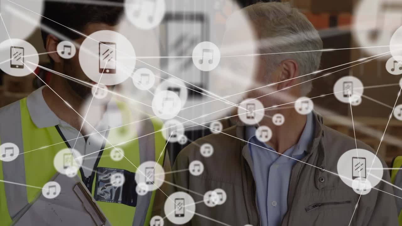 Animazione di una rete di connessioni su un gruppo caucasico di magazzinieri