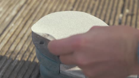 changing velcro disc sandpaper with mesh disc