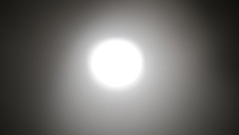 extraño, brillante, alienígena, luz de orbe ovni, luz de fantasma o luna con humo y niebla para halloween o ciencia ficción, fondo de ciencia ficción