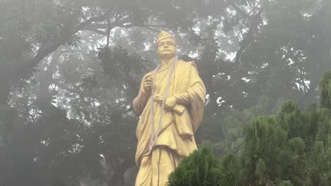 close up shot of golden colored statue of netaji subhash chandra bose in a park in kolkata