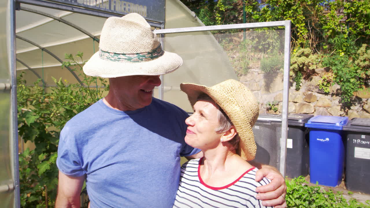 할당 온실 밖 의 고위 부부 의 초상화