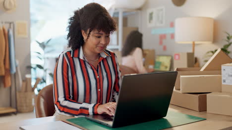 dropshipping, laptop or happy woman typing