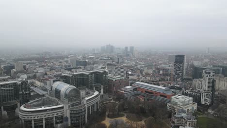 Vista-Aérea-De-Bruselas-Que-Revela-Los-Edificios-Del-Parlamento-Europeo