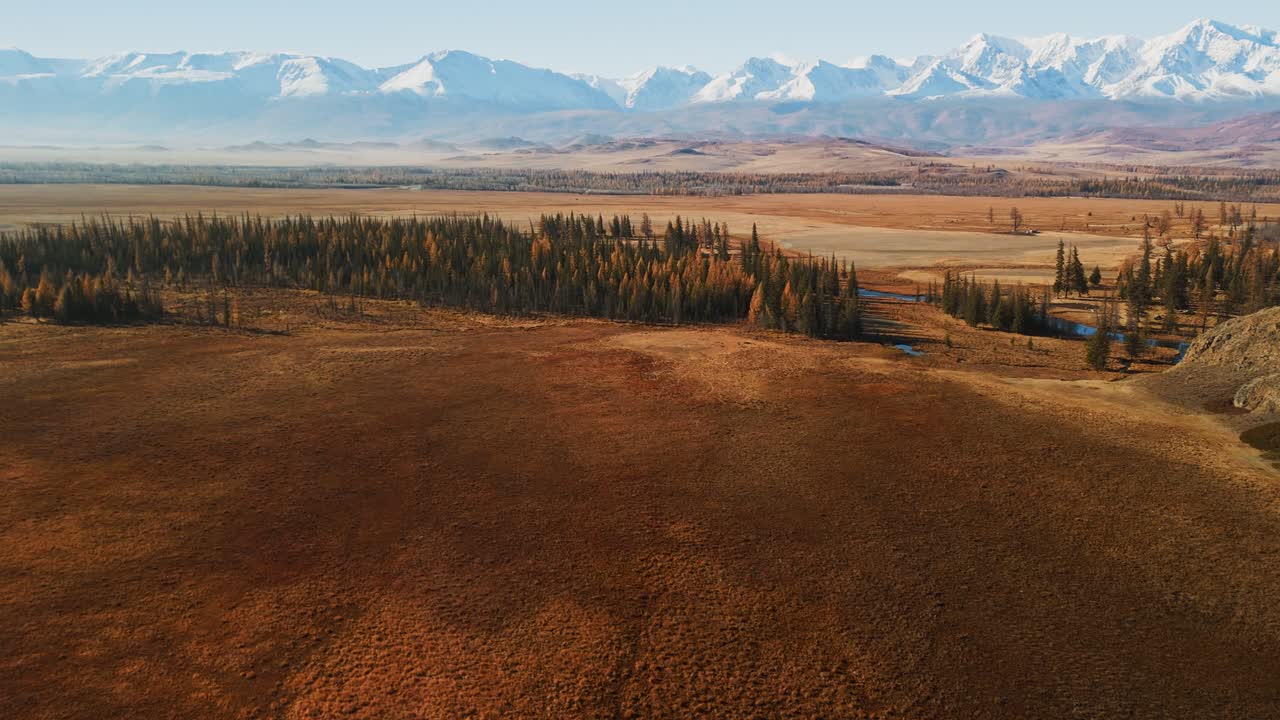 paisaje de valle de montaña de otoño
