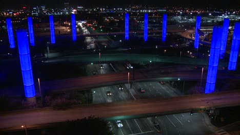 Ein-Überblick-über-Den-Internationalen-Flughafen-Von-Los-Angeles-In-Der-Abenddämmerung-Mit-Ankommendem-Verkehr-2