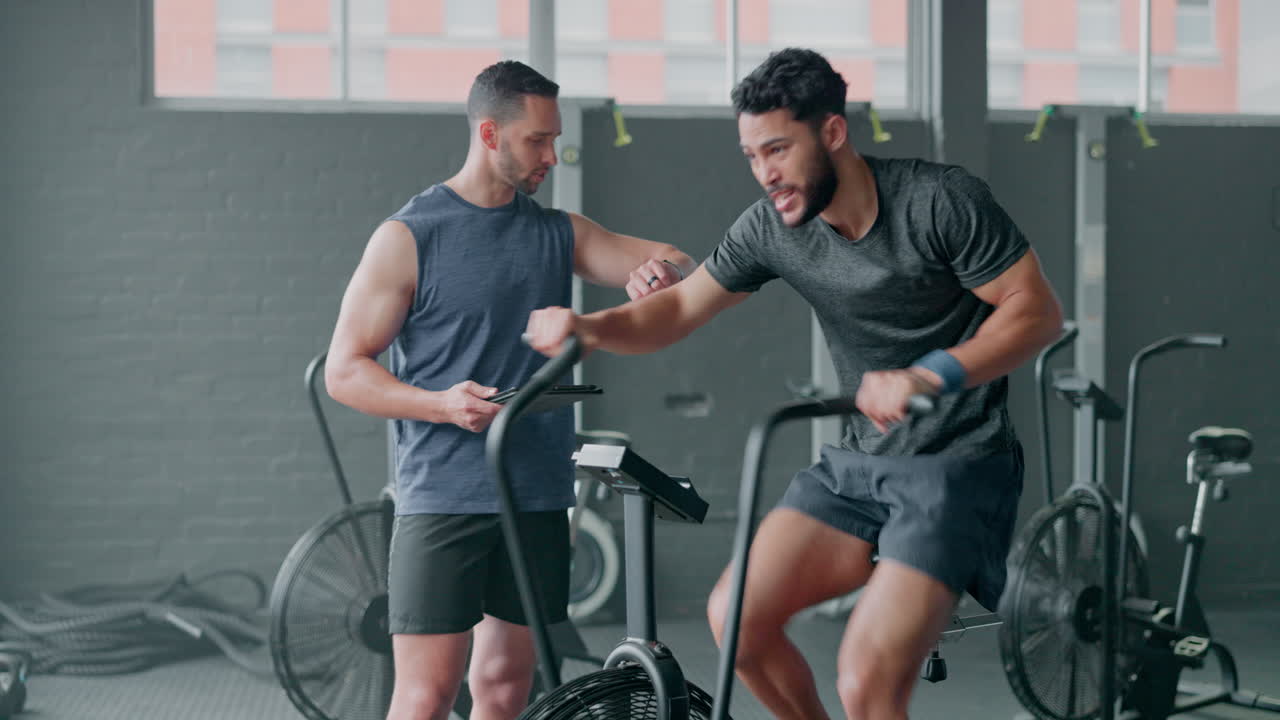 entrenador personal, el cinco más alto