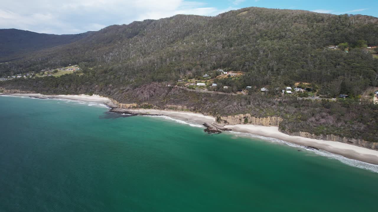 Scenery Of Pirates Bay Beach In Eaglehawk Neck, Tasmania, Australia - Aerial Shot