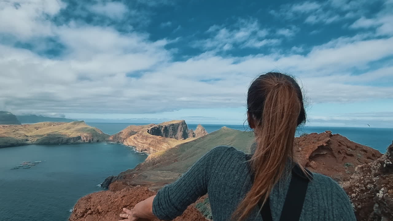Ponta de São Lourenço : Adventurous woman exploring the stunning coastal landscape of Madeira island in Portugal