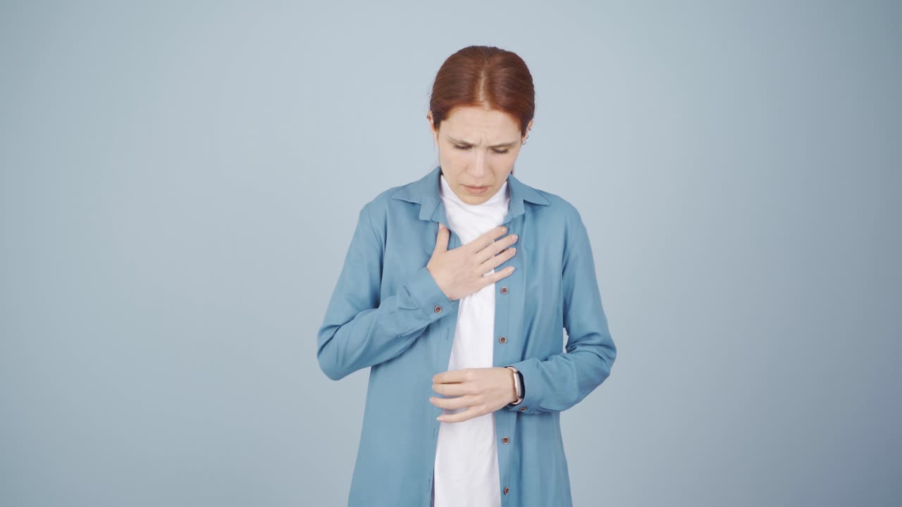 el paciente pulmonar está experimentando dificultad para respirar.