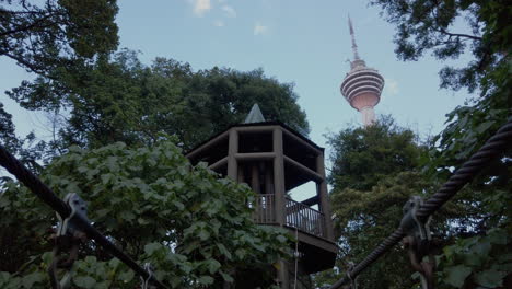 懸吊橋在天窗步道,庫拉盧姆普森林生態公園-1