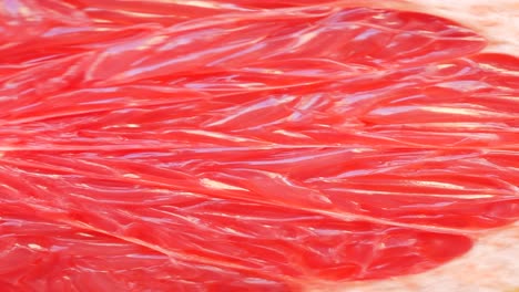 primer plano de una rebanada de pomelo