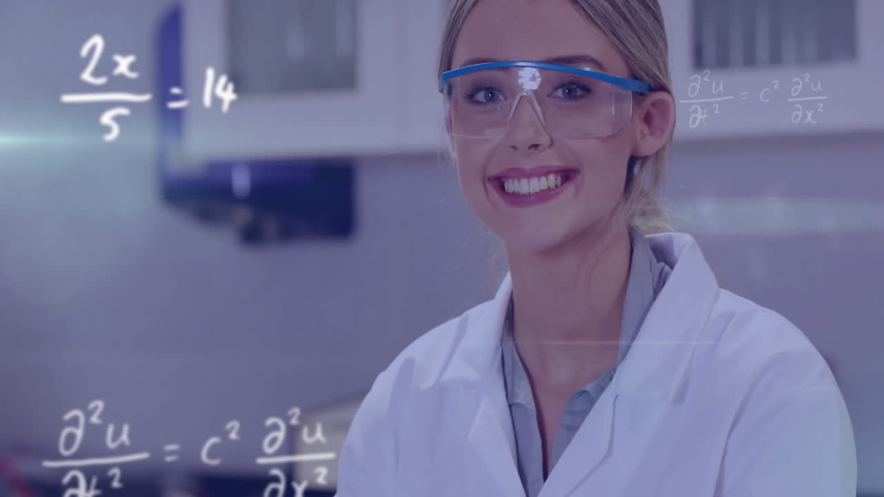animación de ecuaciones matemáticas sobre una científica caucásica en el laboratorio