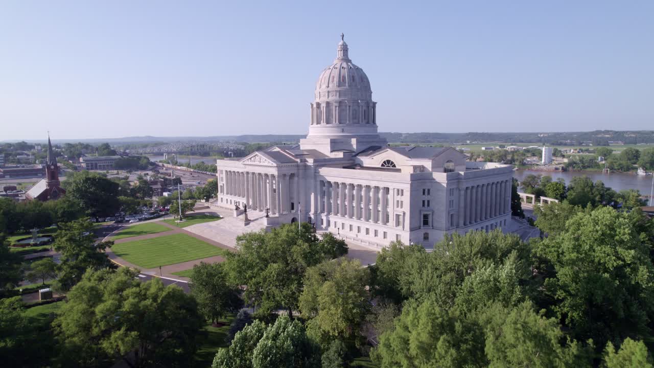 Explore Jefferson City's rich history and vibrant skyline from above with captivating drone footage.