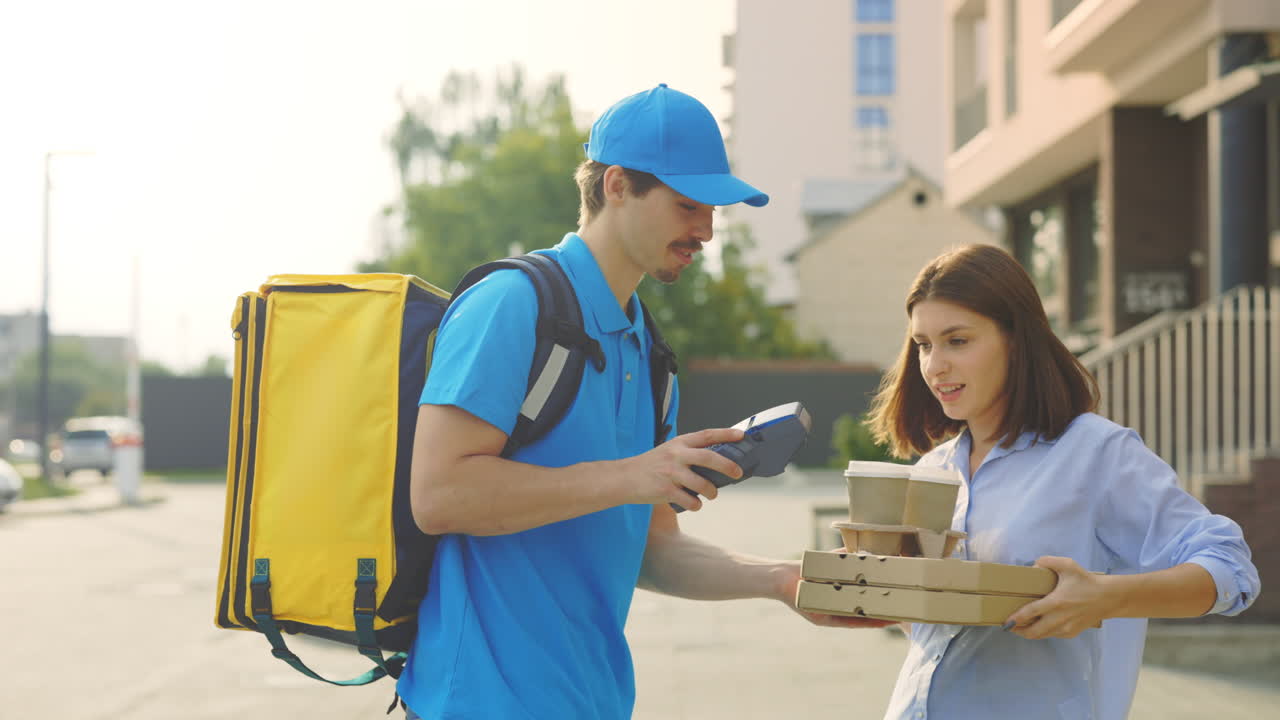 Food Delivery in Progress