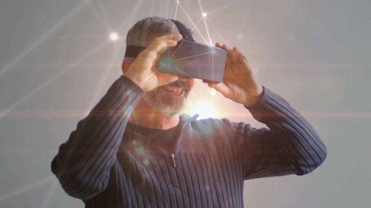 Animação de rede de conexões sobre um homem caucasiano usando um headset de realidade virtual