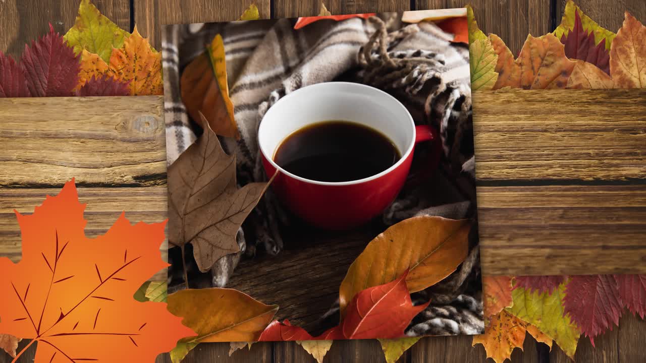 Animazione di tazza di caffè con coperta su foglie autunnali su sfondo di legno.