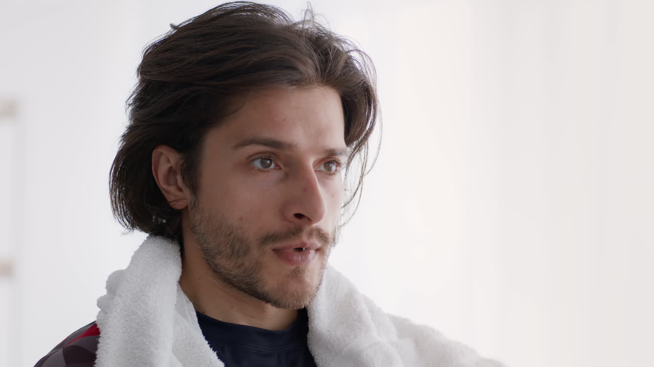 hombre después del entrenamiento