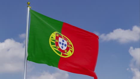 Bandera-De-Portugal-Moviéndose-En-El-Viento-Con-Un-Cielo-Azul-Claro-En-El-Fondo,-Nubes-Moviéndose-Lentamente,-Asta-De-Bandera,-Cámara-Lenta