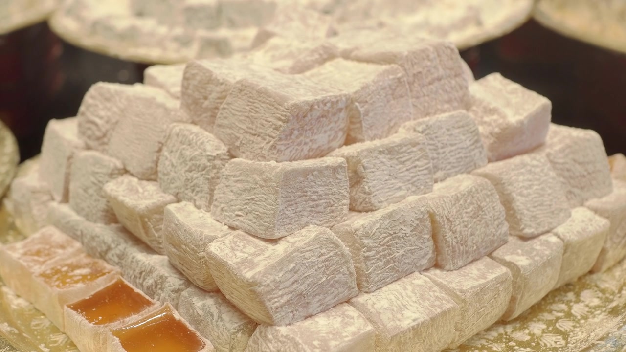 Pudra Şekerli ve Jöle Dolgulu Geleneksel Türk Lokumu