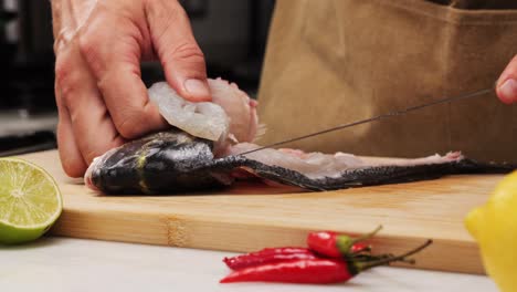 jefe de fileteo de pescado