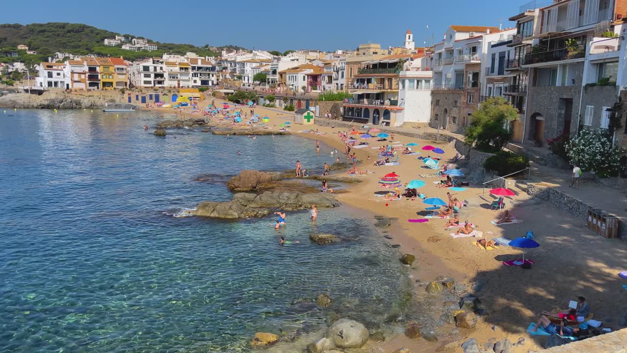 코스타 브라바의 해변 calella de palafrugell 타마리우 카탈루냐 스페인 어촌 마을 지중해 투명한 청록색 푸른 바다 지로나의 카탈로니아 관광
