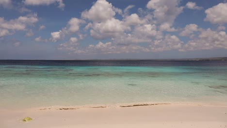 The-white-sand-of-Donkey-beach,-Bonaire