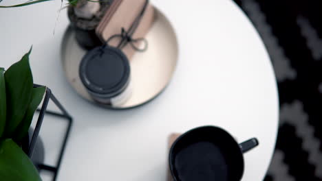 overhead view of a table in a modern trendy caf?