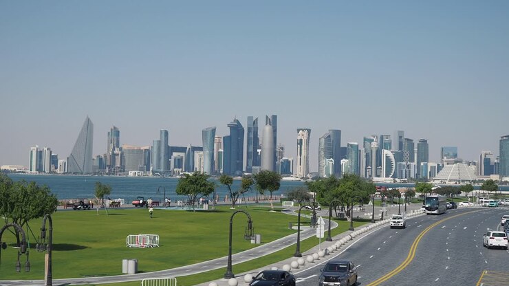 Skyline di Manama e Parco costiero