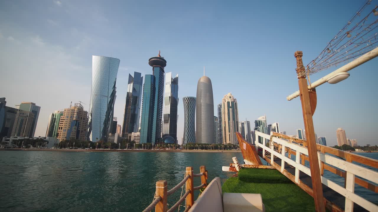 Dohas skyline fra en dhow-båt