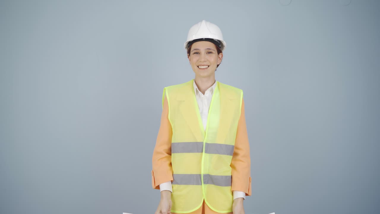 el ingeniero que tiene el proyecto se ríe.