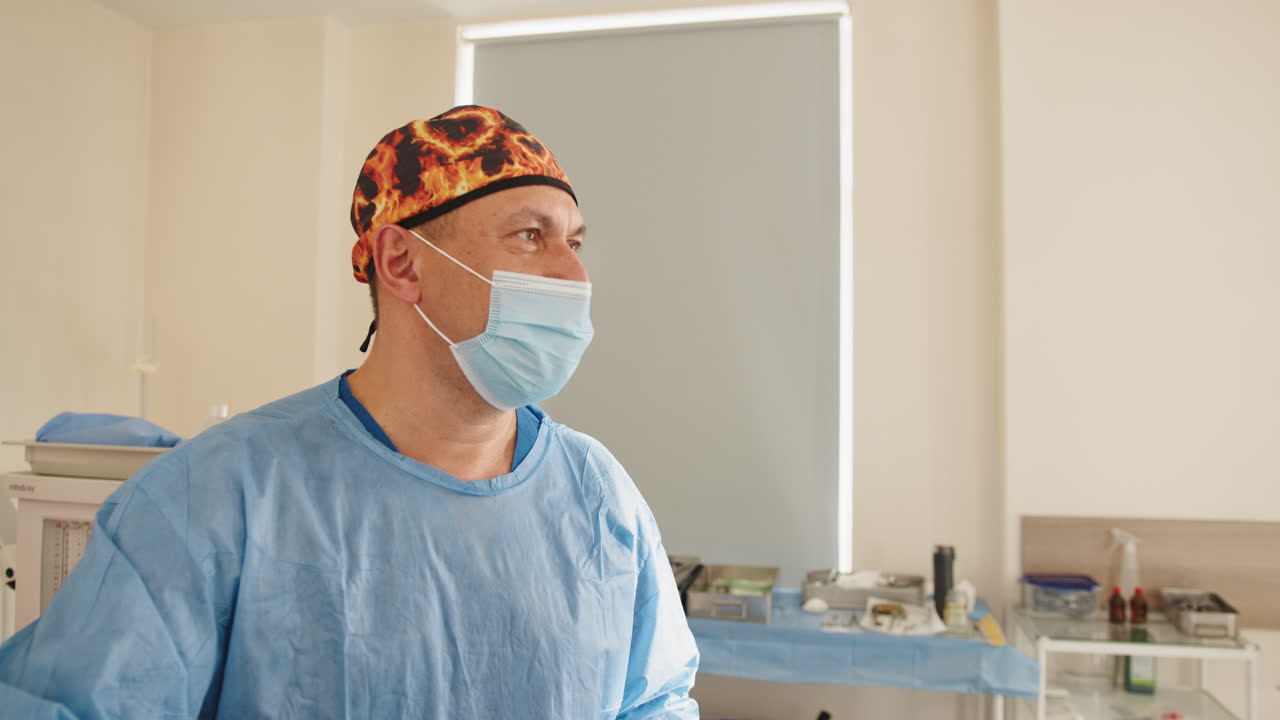 médico en el quirófano