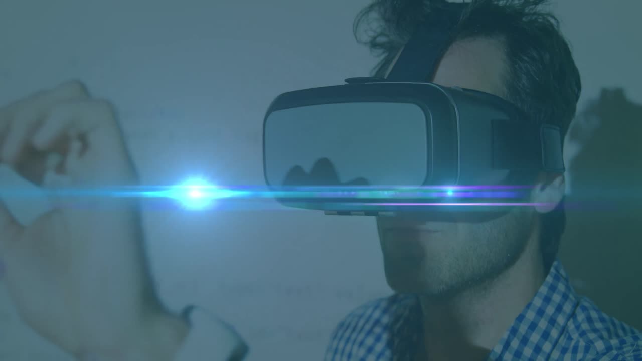 animación de un punto de luz azul que se mueve sobre un hombre caucásico que usa auriculares vr