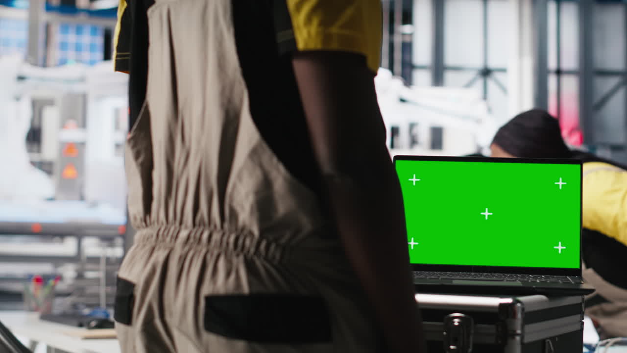 Black photovoltaics factory manager using isolated PC to optimize production