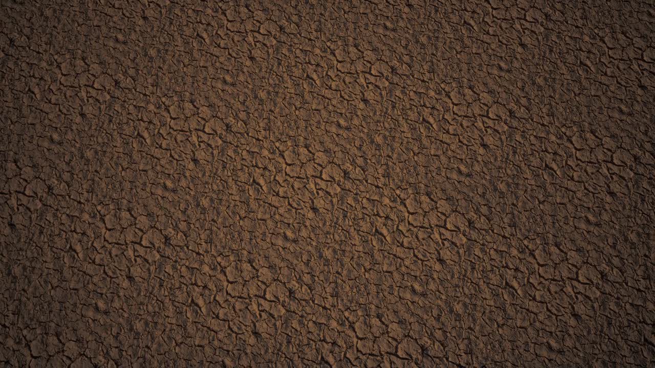 la agricultura de canal medio se seca por la sequía y la ola de calor en verano. crisis de agua y estrés hídrico en verano durante la sequía a largo plazo en verano