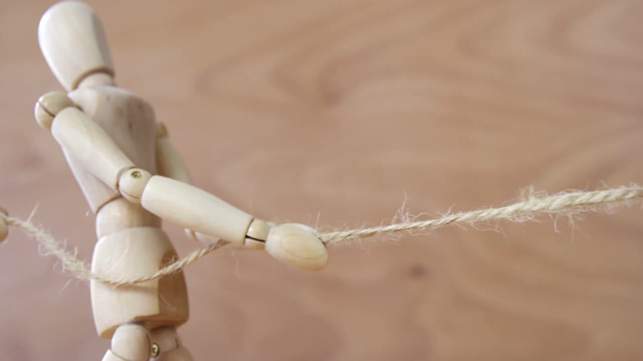 전쟁 을 끌어당기는 동상