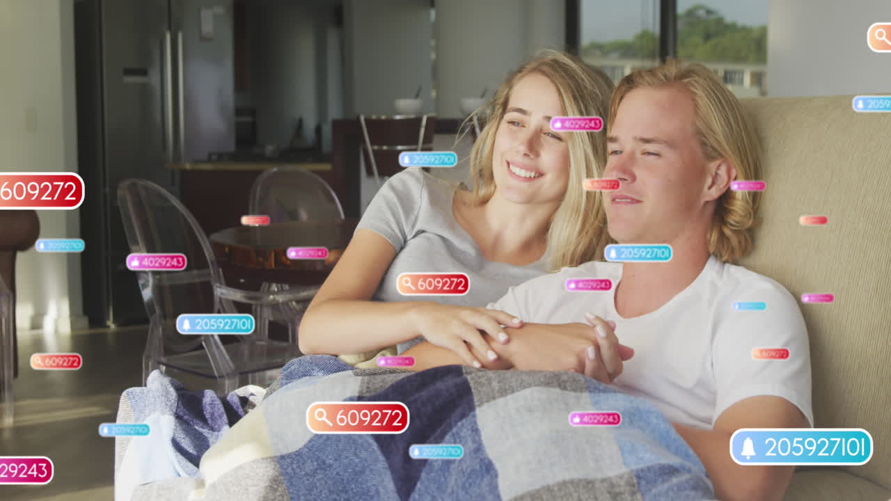 animación de la red de conexiones con iconos sobre hombre y mujer usando computadora portátil