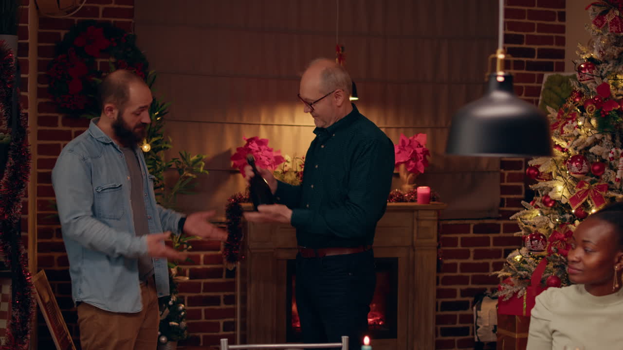 celebración de la cena de navidad en familia