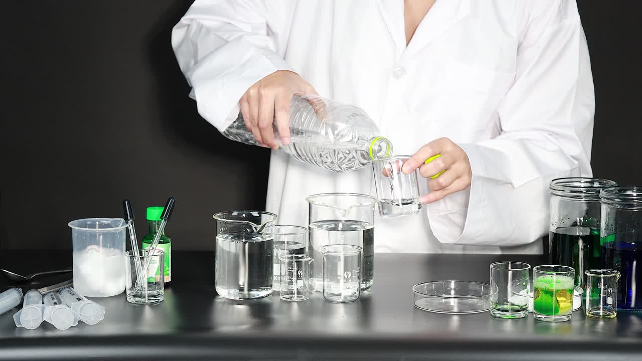 과학 실험: 액체를 는 것