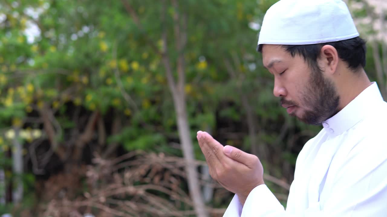 젊은 아시아 무슬림