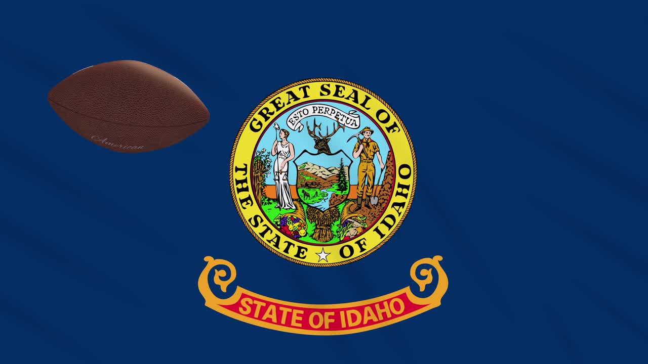 bandera de idaho agitando y la pelota de fútbol americano gira, bucle