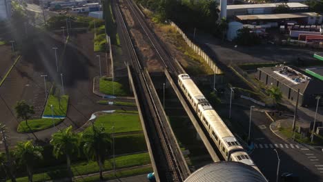 tren urbano en puerto rico 14 , peliculas de adrenalina 4k 30fps | vuelo de drone cinematográfico tren urbano fpv en puerto rico, películas de adrenalina 4k 30fps