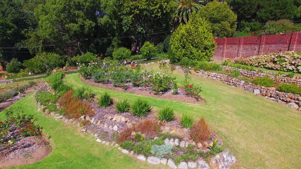 공원에서 노는 아이들