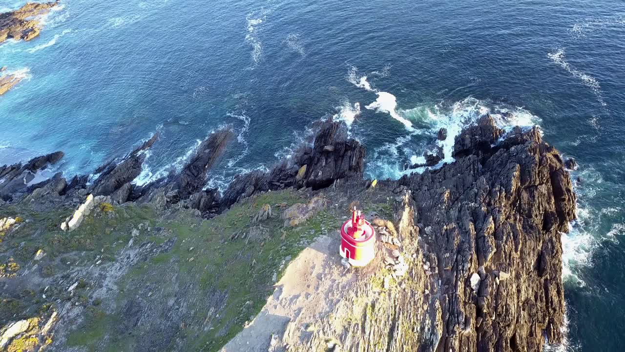 volando sobre el faro