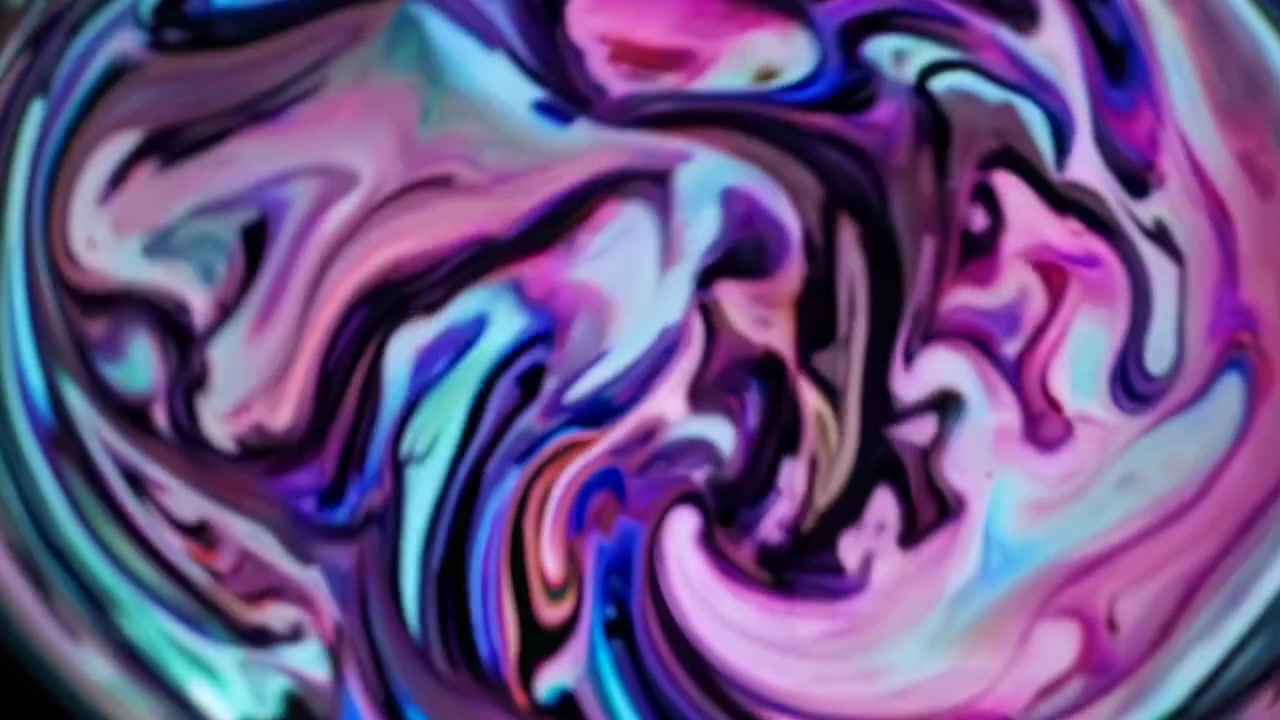 Colori astratti vorticosi di vernice liquida blu e viola
